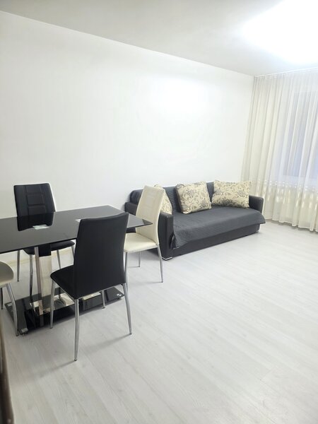 Universitate, Sala Palatului, Ion Campineanu