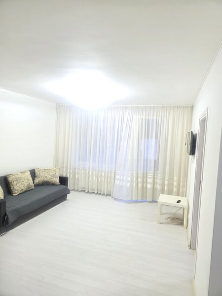 Universitate, Sala Palatului, Ion Campineanu