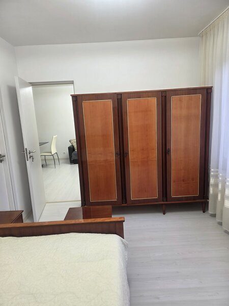 Universitate, Sala Palatului, Ion Campineanu