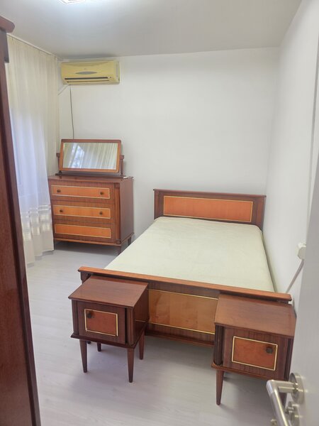 Universitate, Sala Palatului, Ion Campineanu