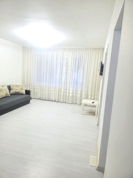 Universitate, Sala Palatului, Ion Campineanu